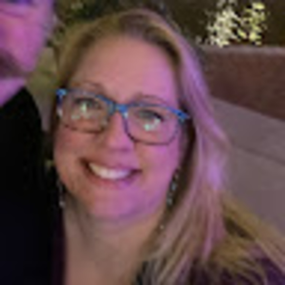 Meet your Posher, Angela l.